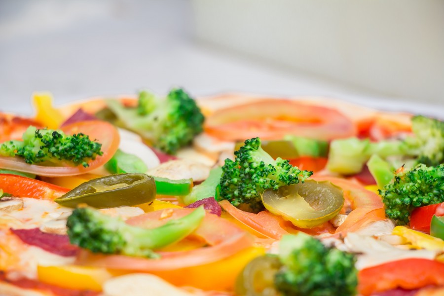 pizza, food, italian, close-up, cheese, mozzarella, tomato, broccoli, vegetables, mozzarella