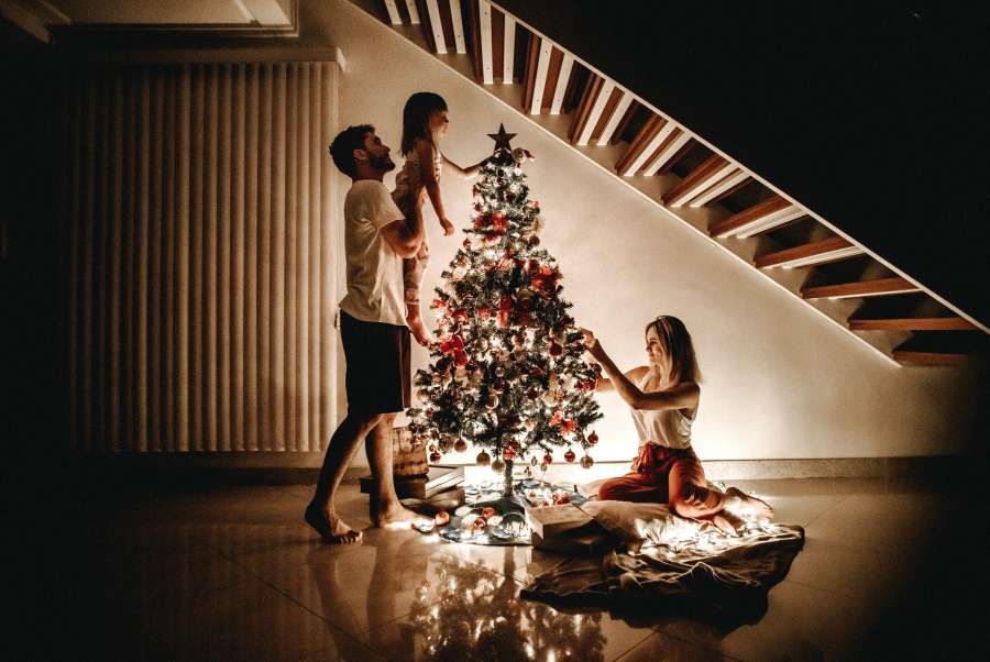 celebration, christmas, december, decoration, tradition, xmas, merry, ornaments, christmas ornaments, copy space, christmas decoration, christmastime, happiness, seasonal, beautiful, glitter, preparation, family, gift, mother, tree, night, home, interior, 