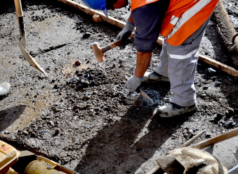 one person, people, man, construction, work, worker vest, hammer, tool, 30, day, work, safety helmet 