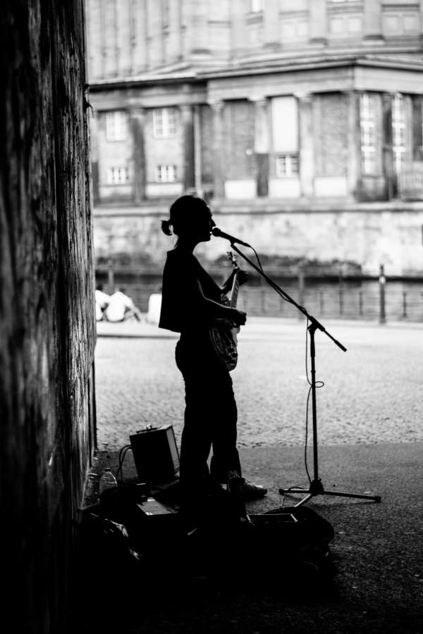 female, singing, street artist, music, girl, singer, woman, performance, microphone, beautiful, sound, person, young, musician, people,black and white,b&w