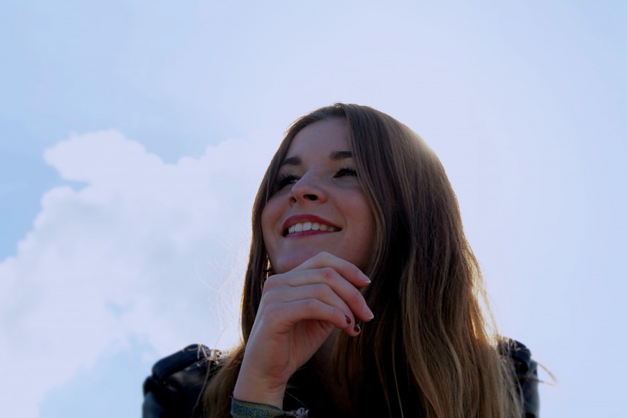 woman, smile, young, 20 years old, joy, happiness, summer, exterior, sky, face, smile, gesture,