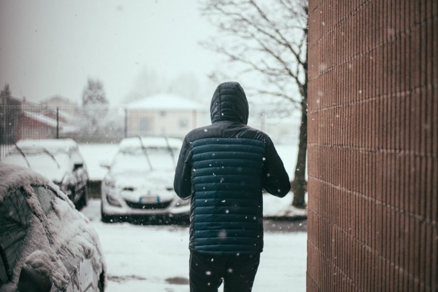 one person, people, cold, winter, snow, snow, urban,