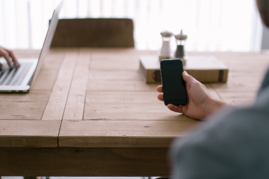 one person, people, man, mobile, telephone, communication, iphone, desktop, work, technology,