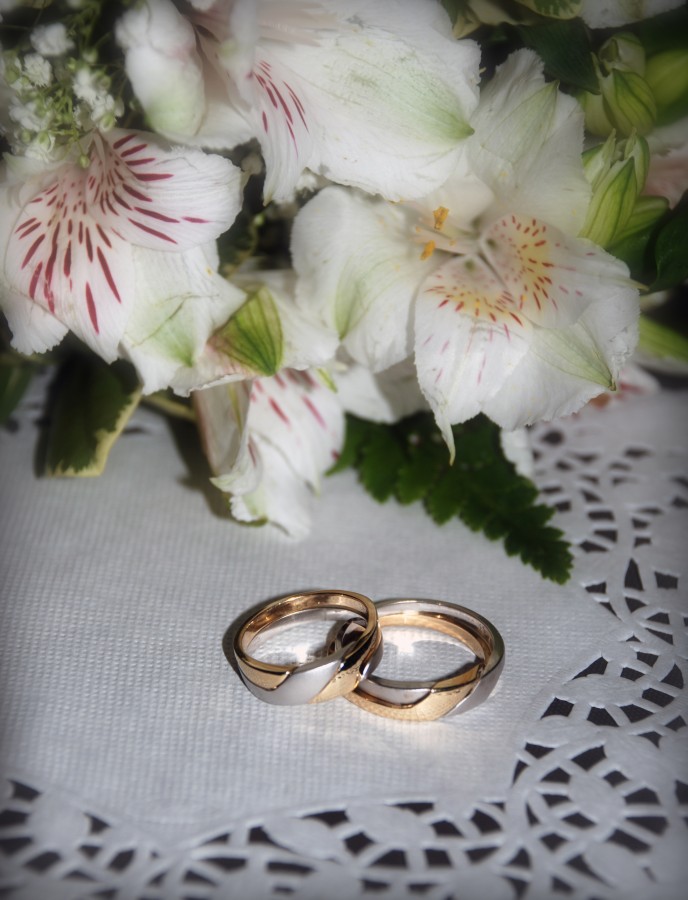 hand, couple, love, union, engagement, wedding, wedding ring, man, woman, gold, 