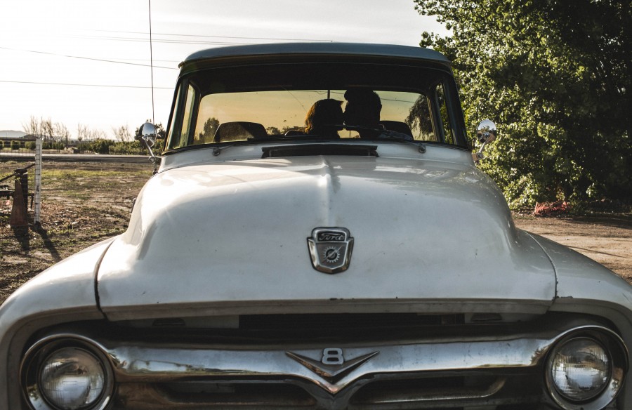 auto, car, truck, car, old, couple, kiss, love, day, exterior, vintage, two, rural, scene,