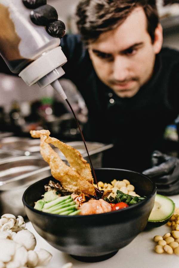 food, cook, cuisine, restaurant, meal, meat, dish, cooking, dinner, gourmet, pepper, kitchen, chef, man, pan