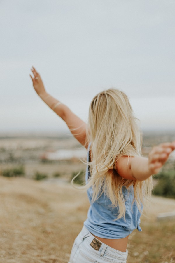 woman, blonde, arms, open, nature, young, exterior, 20 years, 30 years, freedom, concept,