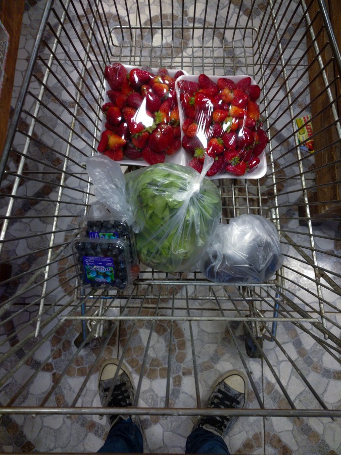 purchase, greengrocer, vegetables, fruits, food, vegetables, healthy food, chango, trolley, bags, blueberries, strawberries, lettuce, variety, detoxification