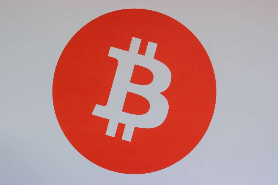 bitcoin, currency, coin, money, vector, symbol, illustration, design, crypto, orange, concept, digital, logo, icon, finance, web, internet, technology, exchange, sign, mining, cash, emblem, pay, trade, colorful, color, graphic, business, investment, modern, gold, payment, flat, block chain, background, smart, thin line, dark background, bright, market, isolated, virtual, template, geometric, futuristic, electronic, bank, innovation, wallpaper