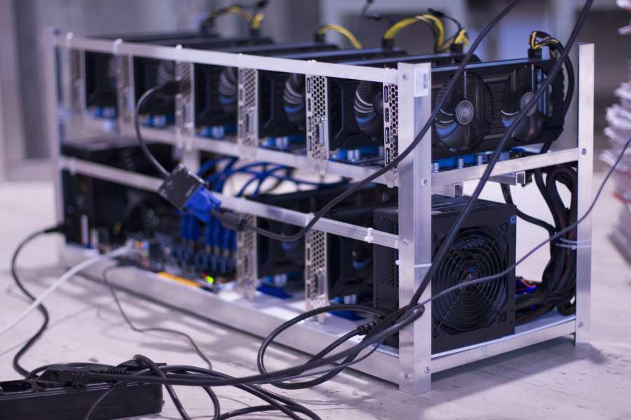 digital, bitcoin, technology, computer, business, currency, money, electronic, financial, cryptocurrency, rig, coin, network, blockchain, graphic, gpu, virtual, card, farm, mine, hardware, btc, miner, processor, trade, internet, cryptography, ethereum, payment, data, bit, device, finance, concept, crypto, market, equipment, circuit, e-business, altcoins, rendering, board, machine, background, mining, cable, eth, cryptographic, icons, ethereum, 