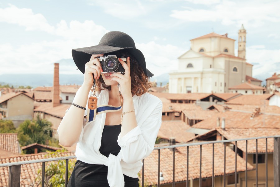 one person, people, woman, vacation, tourism, photography, photo, photographer, outdoor, young, beautiful, elegant, cityscape, camera, hut, black, 