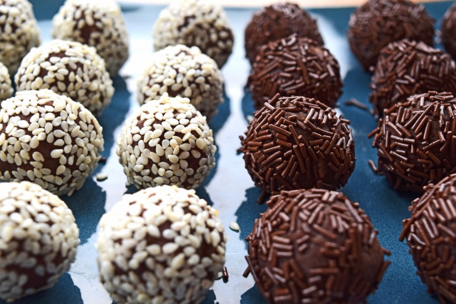Chocolate truffles, truffles, chocolate, dessert, food, sweet,