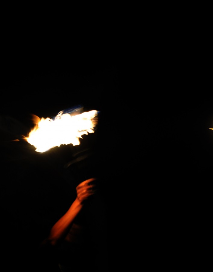 concept, fire, hand, heat, torch, wear, light, lighting, lighting, black, background, dark, darkness, olympiad, a person, lifting,