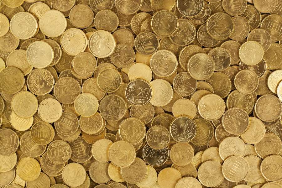euro,bills,rich,currency,finance,money,wealth,coin,bank,business,savings,cash,investment,banking,cent,coins,euros