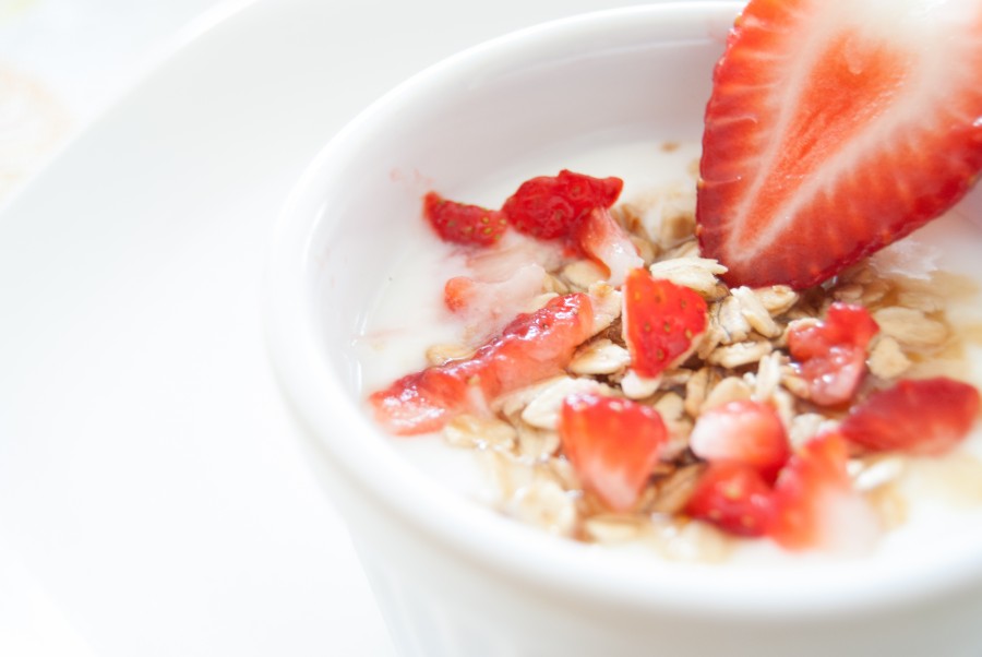 breakfast, strawberry, strawberries, fruit, granola, yogurt, coffee, dish, white background, cereal, cereals, 
