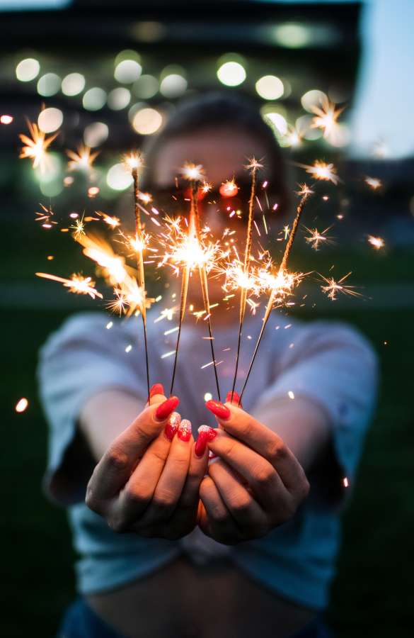 Sparkler, Hand, Red Nail, Firework, Celebrate, Spark, Fire, Light, Bokeh, Amazing, Usa, America, nails