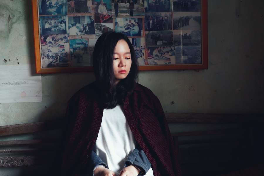 broken heart, sad love, WomanPortrait, Person, Interior, Frame, Wall, Sad, LeanCape, LookPhoto, Memory, photograpy