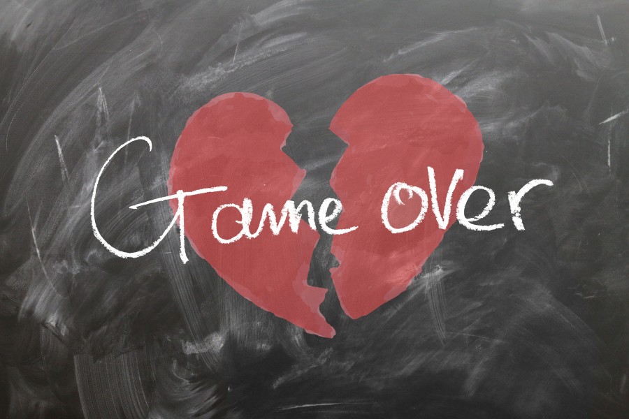 board, heart, play on, love, off, final, separation, farewell, broken, fountain, broken heart, game over, blackboard, chalks, Lack of love