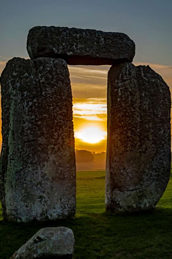 stonehenge, england, monument, uk, sunset, landscape, prehistoric, stone, ancient, heritage, landmark, sky, britain, tourism, rock, circle, travel, historic, old, mystery, salisbury, henge, english, sunrise, unesco, europe, wiltshire, dramatic, wonder, sun, clouds, grass, orange, ruins, culture, prehistory, attraction, united kingdom, outdoor, site, solstice, evening, nature, world, religious, megalith, architecture, summer, dawn, kingdom