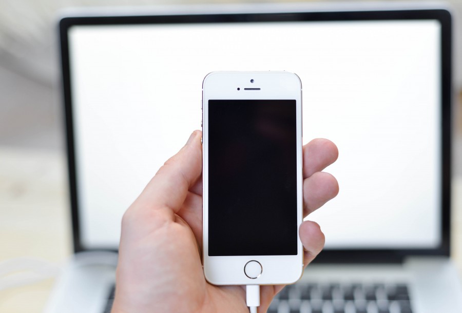 White, apple, business, cellphone, connect, hand, iphone, iphone 5, keyboard, laptop, mac, mobile, phone, screen, silver, tech, technology, 