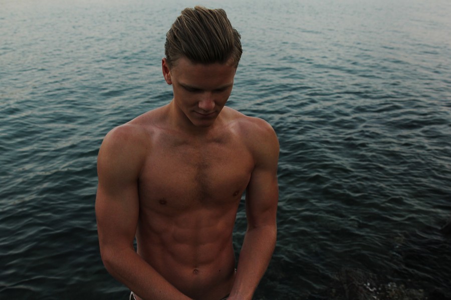 man, young, 20 years old, cold, wet, sea, water, river, bath, bathing, summer, muscles,