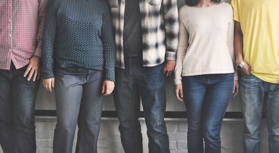 group of people, people, row, team, teamwork, young, youth, work, adult, office, interior, activity, mixed, closeup, front view, casual, relax, modern